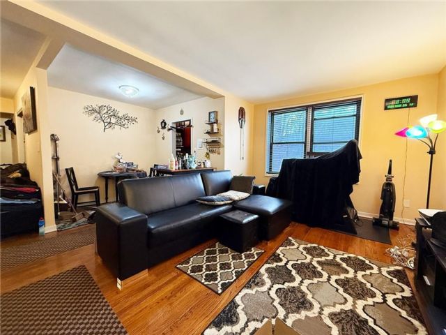  3 BR,  1.00 BTH &nbsp;Co-op style home in Sheepshead Bay