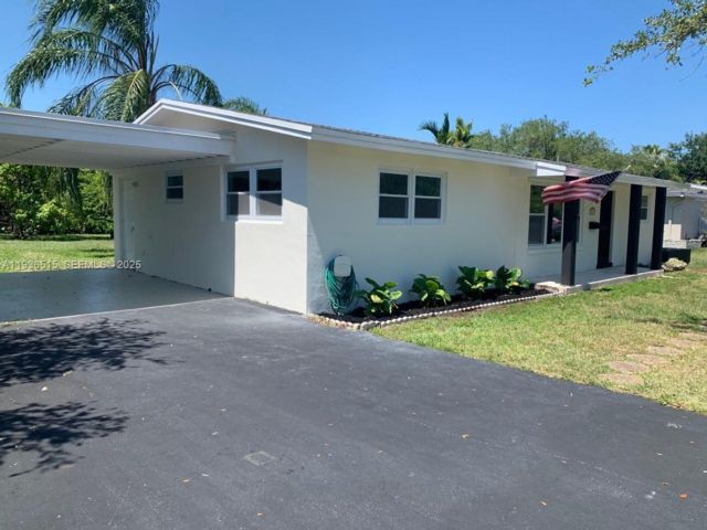  3 BR,  2.00 BTH &nbsp; style home in Miami