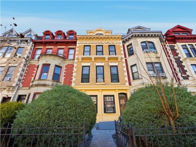  6 BR,  0.00 BTH &nbsp;Multi-family style home in Flatbush