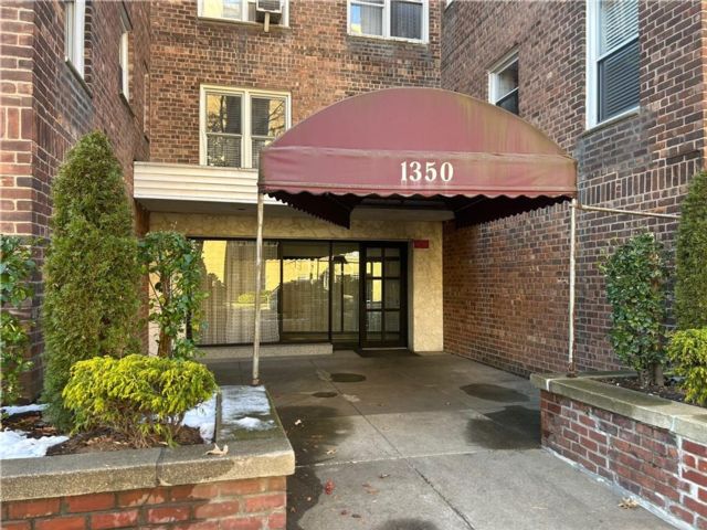[Midwood Real Estate, listing number 3326755]