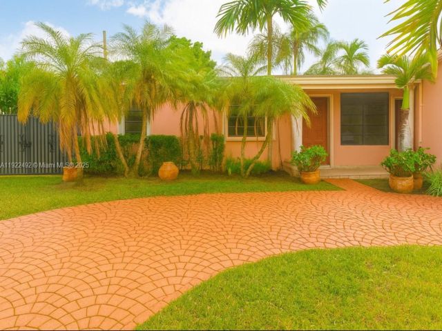  3 BR,  2.00 BTH &nbsp; style home in Miami