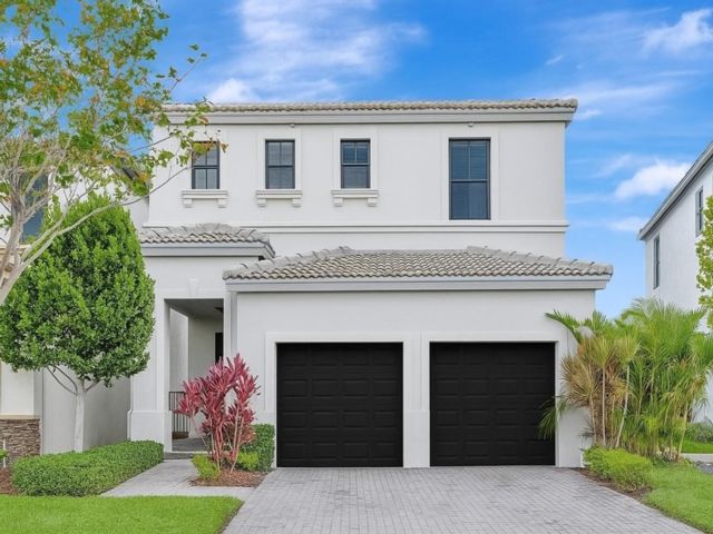  4 BR,  2.50 BTH &nbsp;European style home in Miami