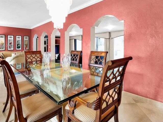  3 BR,  2.00 BTH &nbsp; style home in Hollywood