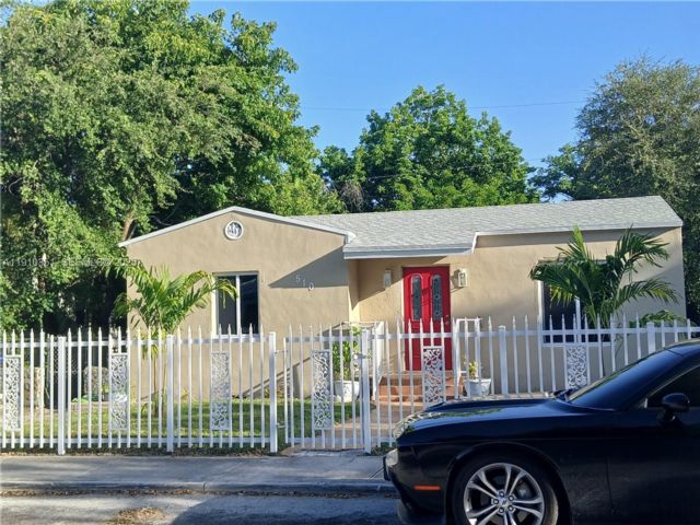  4 BR,  3.00 BTH &nbsp; style home in Miami