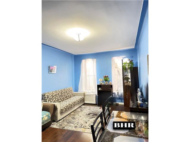  1 BR,  1.00 BTH &nbsp;Co-op style home in Bath Beach