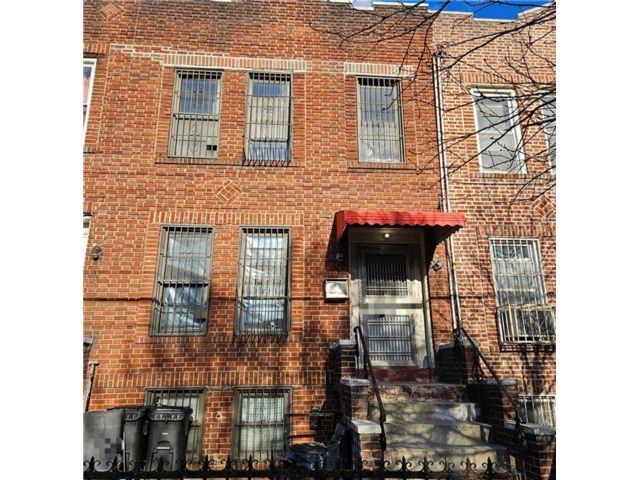  8 BR,  0.00 BTH &nbsp;Multi-family style home in Sunset Park