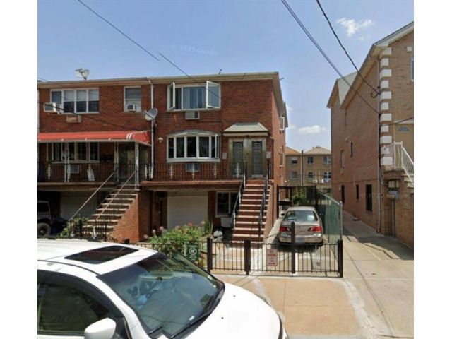  8 BR,  0.00 BTH &nbsp;Multi-family style home in Bensonhurst