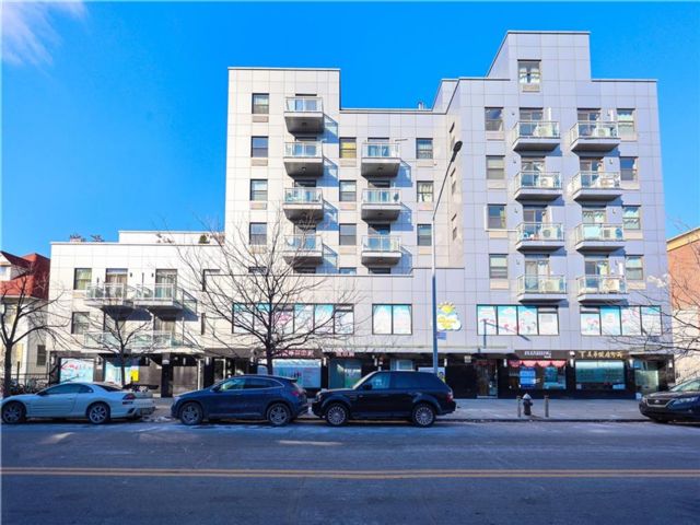  2 BR,  1.00 BTH &nbsp;Condominium style home in Bensonhurst