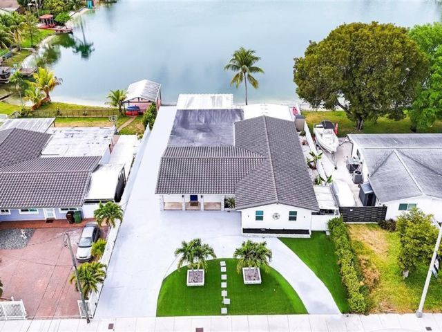  3 BR,  2.00 BTH &nbsp;European style home in Hialeah