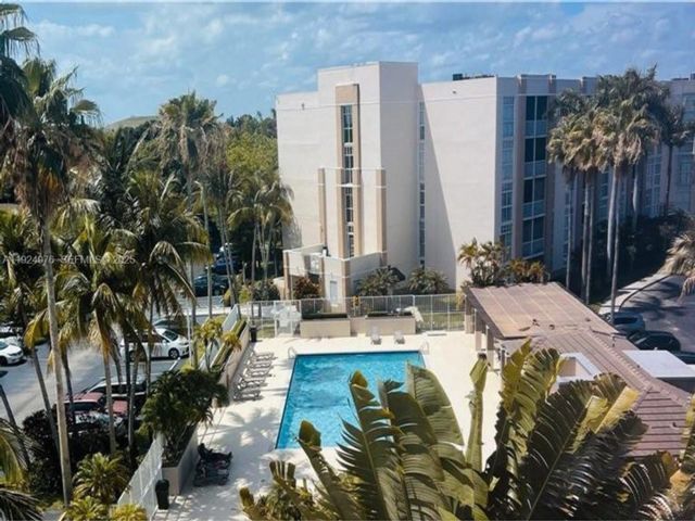  3 BR,  2.00 BTH &nbsp; style home in Medley