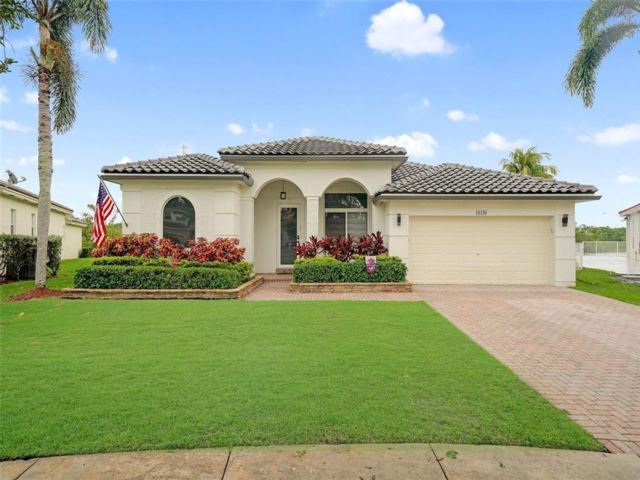  4 BR,  3.00 BTH &nbsp; style home in Pembroke Pines