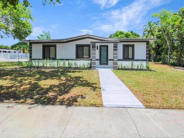  3 BR,  2.00 BTH &nbsp; style home in North Miami