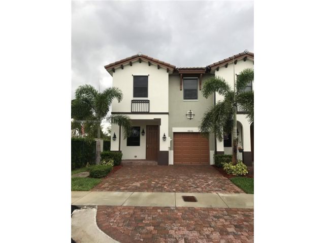  4 BR,  2.50 BTH &nbsp;Townhouse style home in Medley