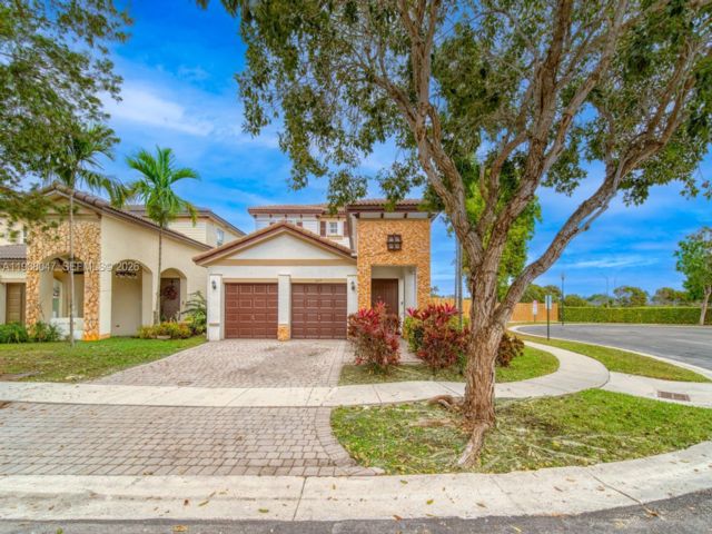  4 BR,  2.50 BTH &nbsp; style home in Homestead