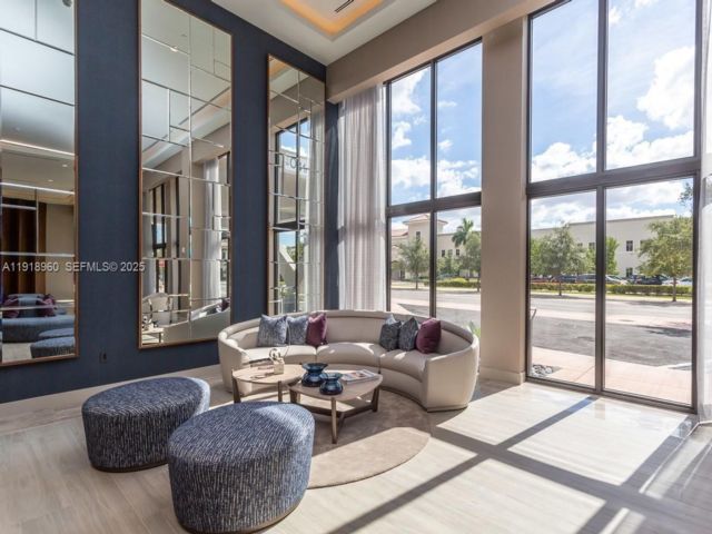  2 BR,  2.00 BTH &nbsp;Apartment style home in Miami