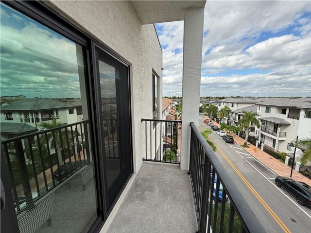  3 BR,  2.00 BTH &nbsp; style home in Medley