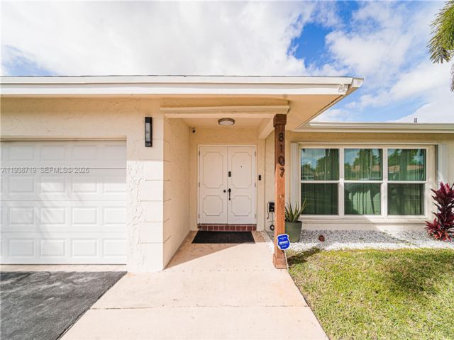  4 BR,  3.00 BTH &nbsp; style home in Tamarac