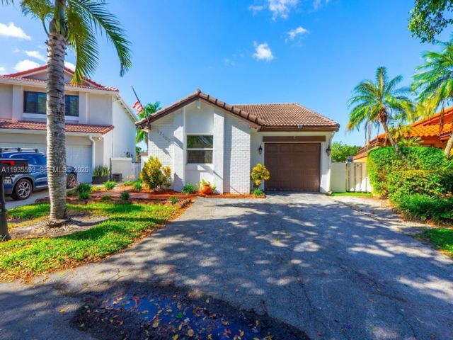  3 BR,  2.00 BTH &nbsp; style home in Hialeah