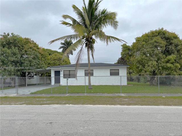  3 BR,  2.00 BTH &nbsp;Other style home in Homestead