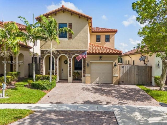  3 BR,  2.00 BTH &nbsp;2 story style home in Homestead