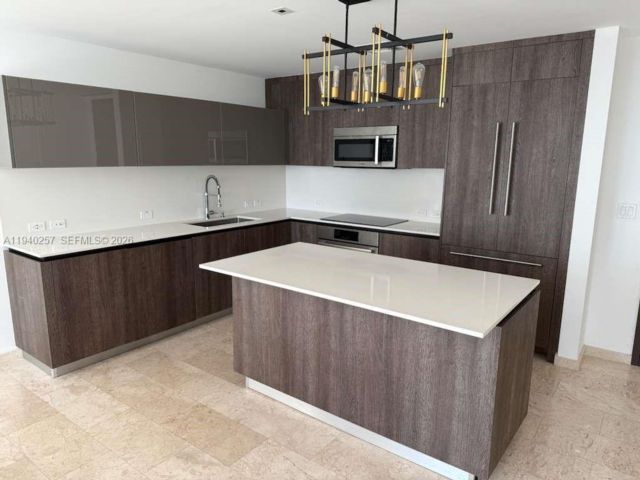  2 BR,  2.00 BTH &nbsp; style home in Miami