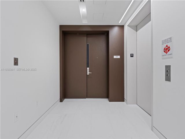  5 BR,  5.50 BTH &nbsp; style home in Miami