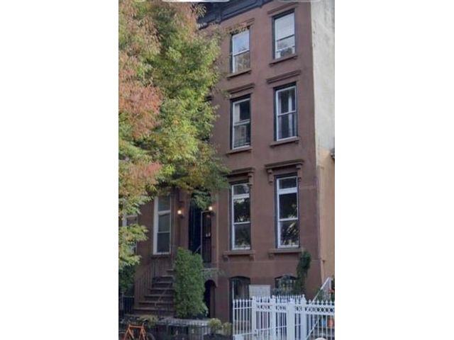  6 BR,  2.00 BTH &nbsp;Multi-family style home in Bedford Stuyvesant