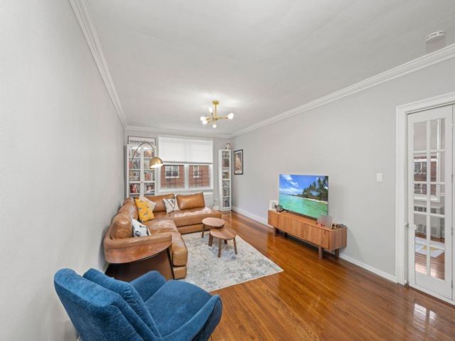  2 BR,  1.00 BTH &nbsp;Co-op style home in Bay Ridge