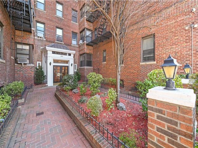  1 BR,  1.00 BTH &nbsp;Co-op style home in Homecrest