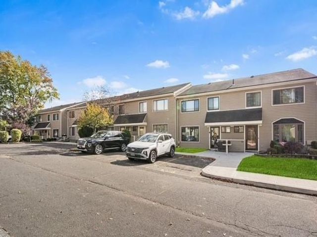  3 BR,  2.00 BTH &nbsp;Single family style home in Rossville