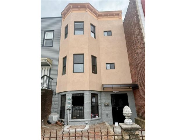 Studio,  0.00 BTH &nbsp;Multi-family style home in Bay Ridge