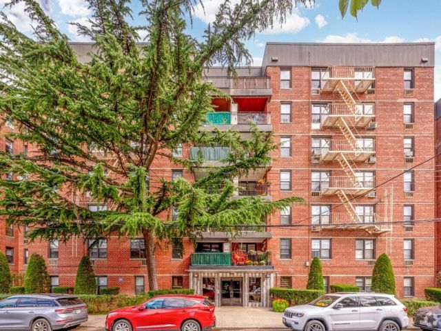  1 BR,  1.00 BTH &nbsp;Co-op style home in Sheepshead Bay