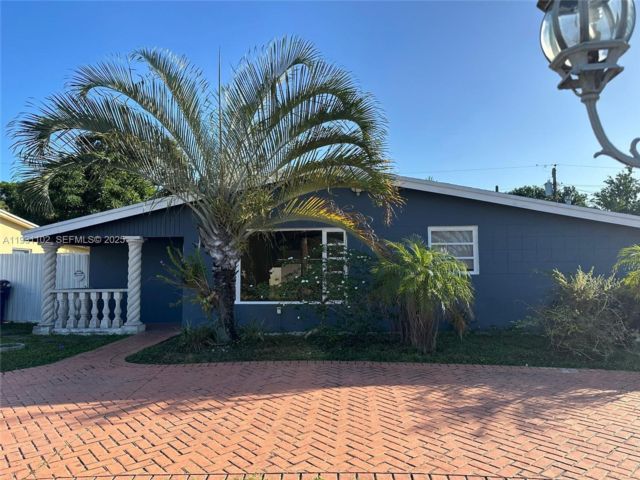  4 BR,  2.00 BTH &nbsp; style home in Miami
