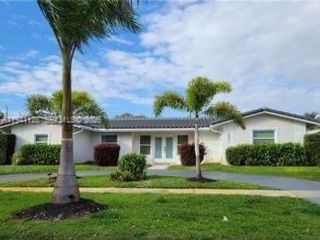  3 BR,  2.00 BTH &nbsp; style home in Hollywood