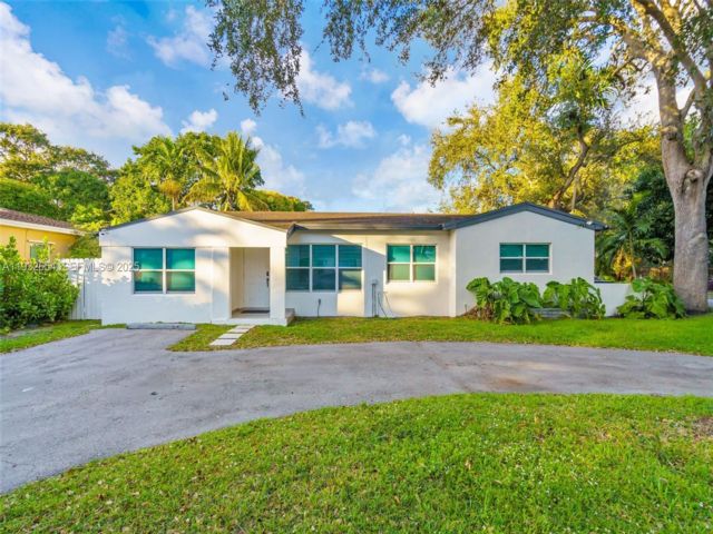  4 BR,  3.00 BTH &nbsp; style home in Miami