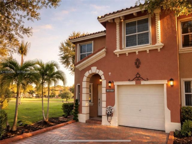  3 BR,  3.00 BTH &nbsp; style home in Miami