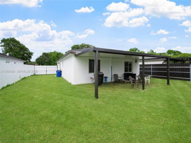  4 BR,  2.00 BTH &nbsp; style home in Miami