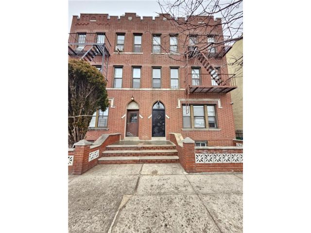 11 BR,  6.00 BTH &nbsp;Multi-family style home in Sheepshead Bay