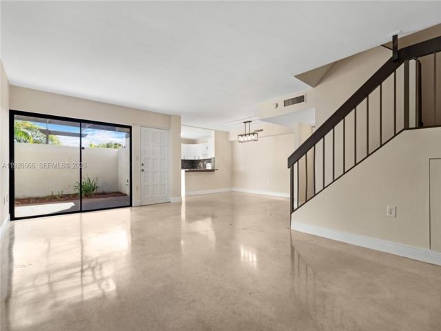  3 BR,  2.50 BTH &nbsp;Townhouse style home in Miami