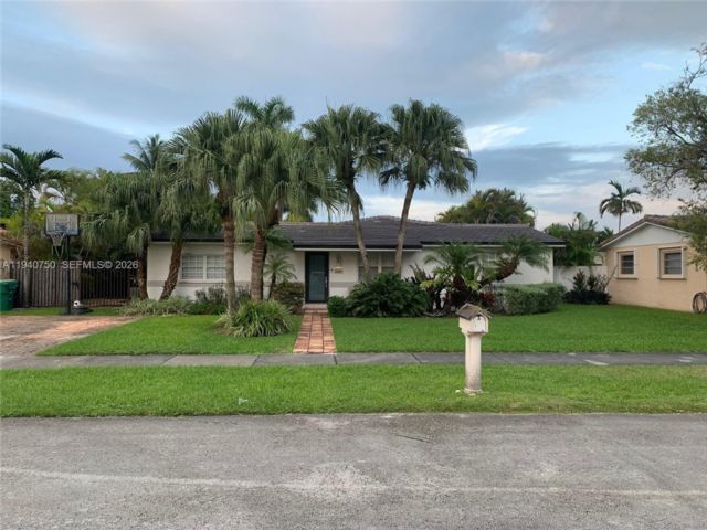  4 BR,  3.00 BTH &nbsp; style home in Miami