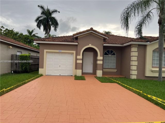  4 BR,  2.00 BTH &nbsp;Other style home in Miami
