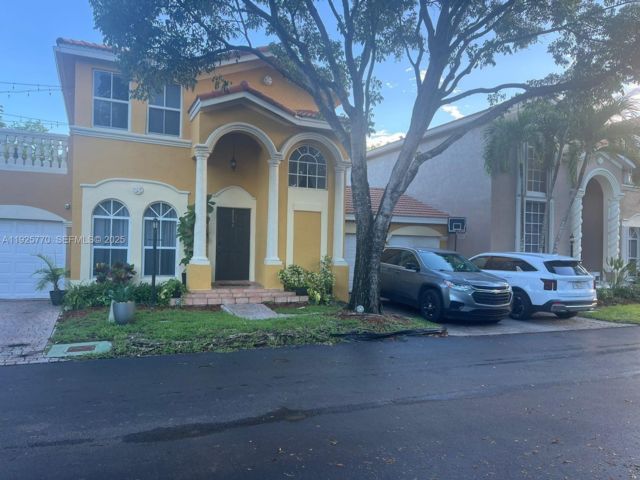  3 BR,  2.50 BTH &nbsp;European style home in Medley