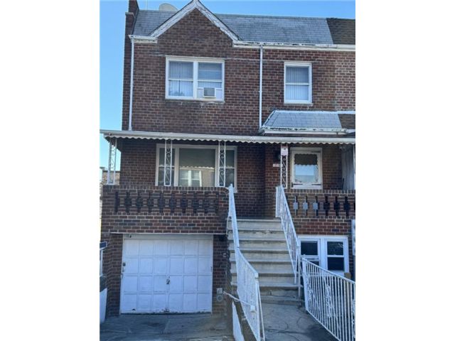 Studio,  0.00 BTH &nbsp;Multi-family style home in Bensonhurst
