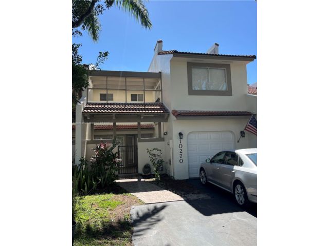  3 BR,  2.50 BTH &nbsp;European style home in Medley