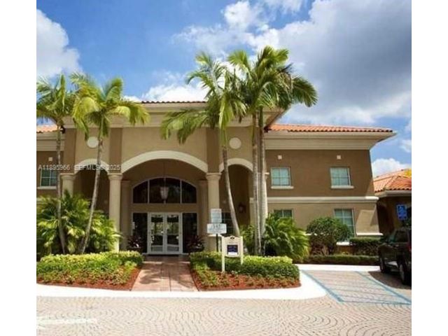  3 BR,  2.00 BTH &nbsp; style home in Pembroke Pines