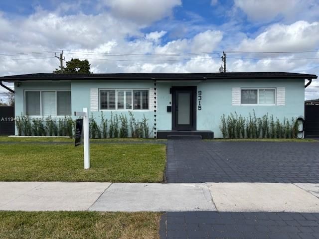  4 BR,  2.00 BTH &nbsp; style home in Miami