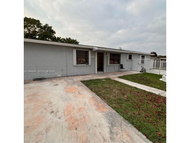  4 BR,  2.00 BTH &nbsp; style home in Homestead