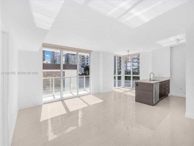  2 BR,  2.00 BTH &nbsp; style home in Miami
