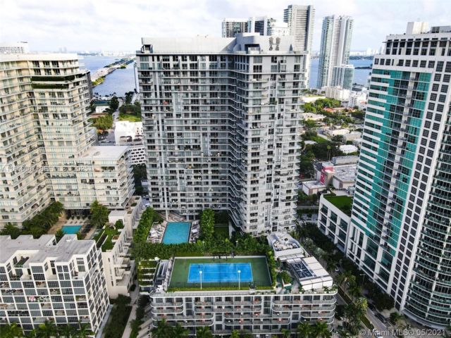  2 BR,  2.00 BTH &nbsp;Condo style home in Miami