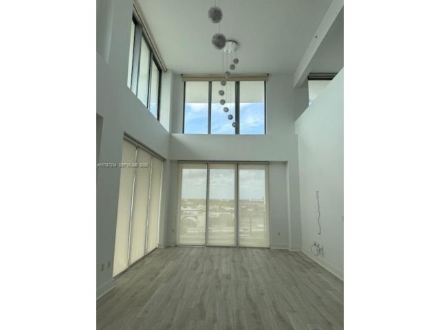  2 BR,  2.50 BTH &nbsp;Condo style home in Miami